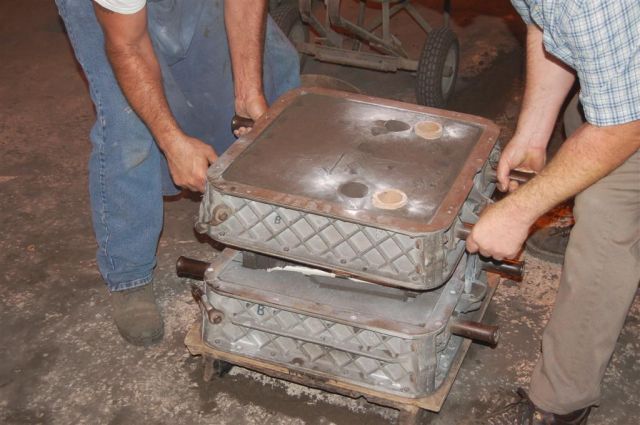 closing mold