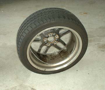 BrokenBMWwheel4-12-01_thumb.JPG