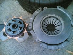 4 puck nismo clutch (now fried) twin carbon exedy now