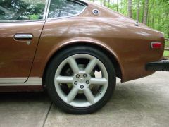 Straight on view of 350Z wheels and 240SX brakes