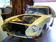 71 240z with y44 nissan v8 and three speed auto