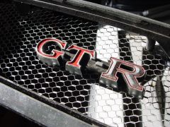 71' GT-R grille badge