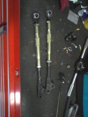 adjustable T/C rod for an S130