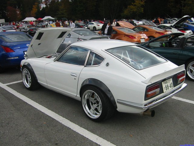 Witte_240Z_met_Work_velgen_6_.jpg