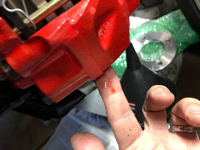 caliper_2_leak.thumb.jpg.29629914b9169aca6971e5d8c994adb6.jpg